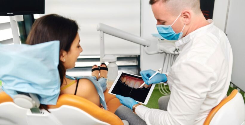 De ce ar trebui sa alegi stomatologia digitala? Iti dezvaluim impactul acestei tehnologii asupra sanatatii tale.